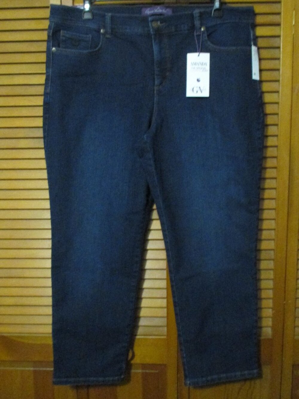 Gloria Vanderbilt NEW jeans Amanda denim blue with pockets & stretch size 18WS